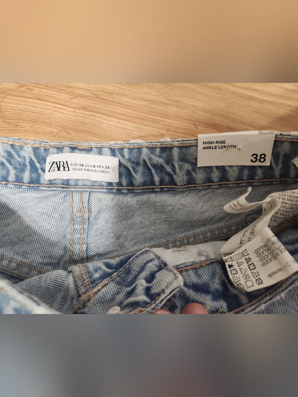 Zara High Rise Jeans - Picture 4 of 4